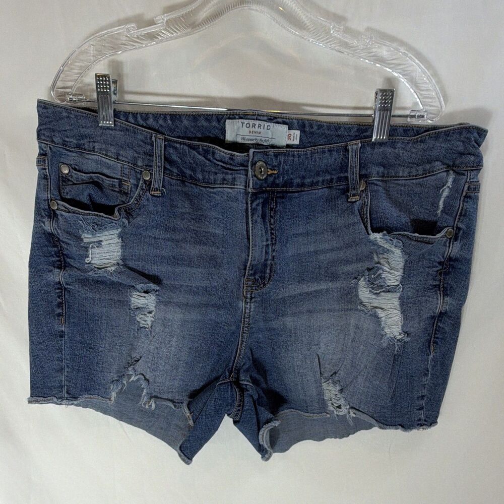 Torrid Women’s Blue Denim Distressed Cutoff Shorts Size 20 Plus
